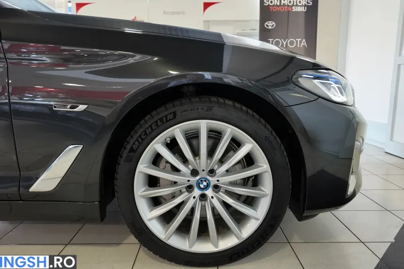 BMW 530e (Seria 5) din 2023 cu 15.600 km - oferta BMW235742 - foto 40