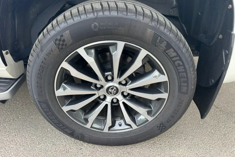 Toyota Land Cruiser din 2022 cu 84.200 km - oferta TOY235746 - foto 11