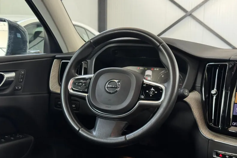 Volvo XC60 din 2020 cu 102.250 km - oferta VOL235760 - foto 9
