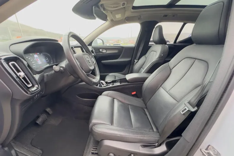 Volvo XC40 din 2021 cu 99.284 km - oferta VOL235761 - foto 12