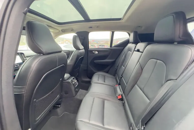 Volvo XC40 din 2021 cu 99.284 km - oferta VOL235761 - foto 16