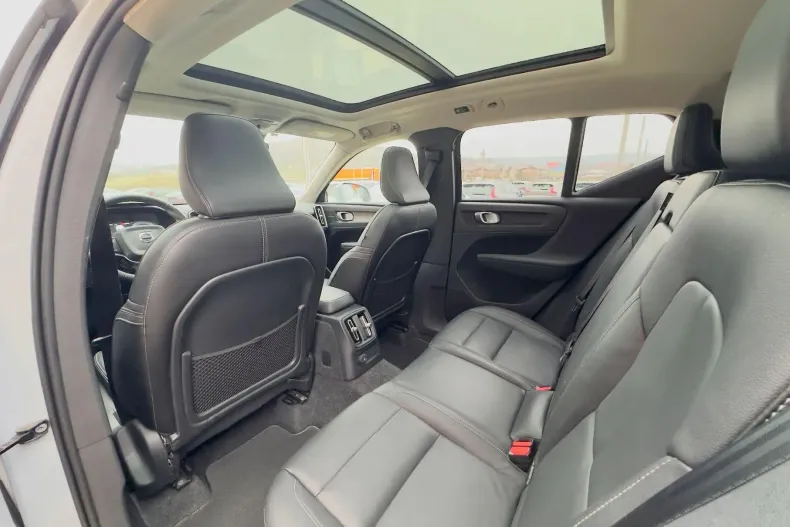 Volvo XC40 din 2021 cu 99.284 km - oferta VOL235761 - foto 17