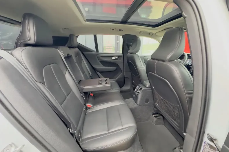 Volvo XC40 din 2021 cu 99.284 km - oferta VOL235761 - foto 19
