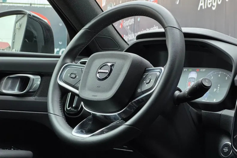Volvo XC40 din 2021 cu 145.596 km - oferta VOL235763 - foto 8