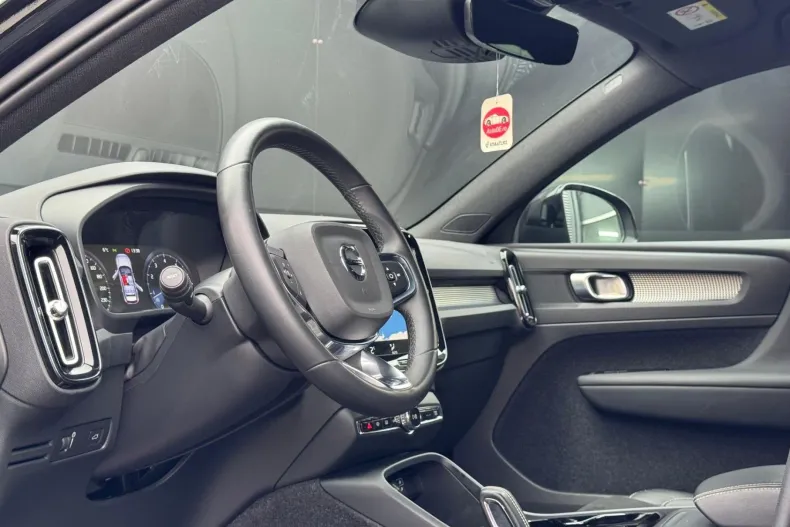 Volvo XC40 din 2021 cu 145.596 km - oferta VOL235763 - foto 10