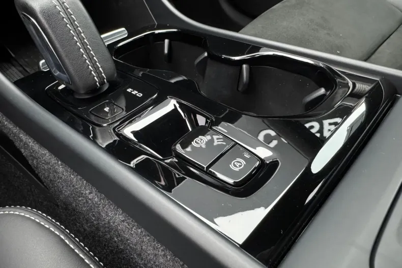 Volvo XC40 din 2021 cu 145.596 km - oferta VOL235763 - foto 15