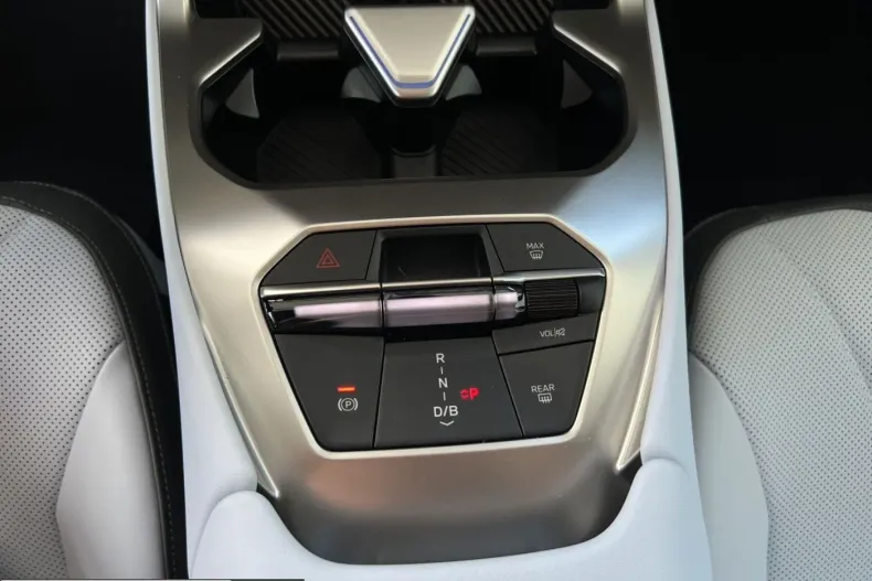 BMW iX3 (Seria X) din 2026 cu 1.200 km - oferta BMW235777 - foto 14