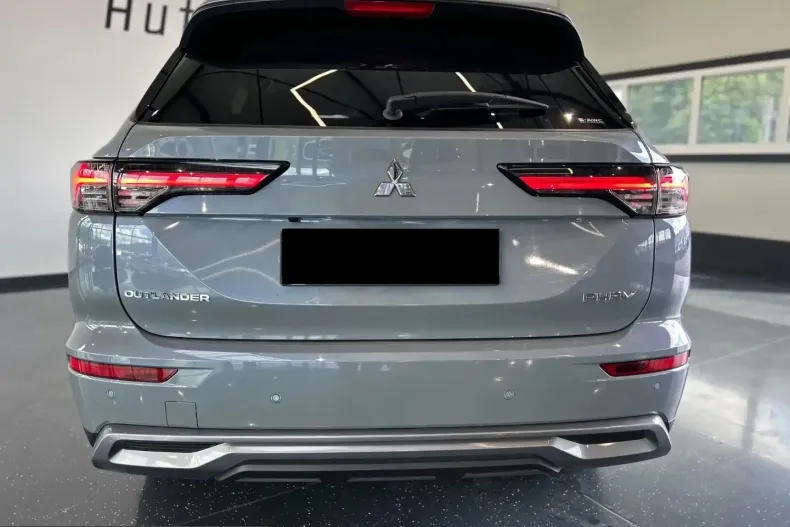 Mitsubishi Outlander din 2025 cu 15.000 km - oferta MIT235779 - foto 3