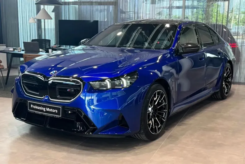 BMW M5 (Seria 5) din 2026 cu 1 km - oferta BMW235785 - foto 1