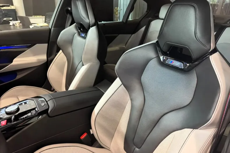 BMW M5 (Seria 5) din 2026 cu 1 km - oferta BMW235785 - foto 11