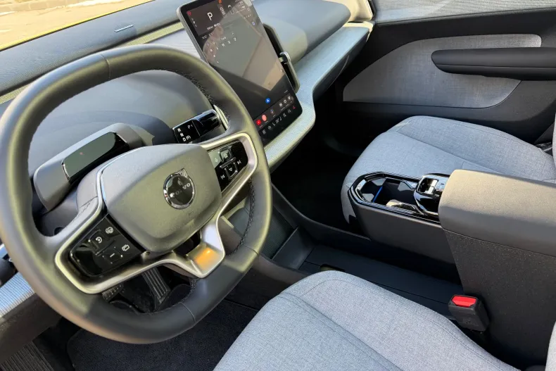 Volvo EX30 din 2025 cu 1.989 km - oferta VOL235790 - foto 12