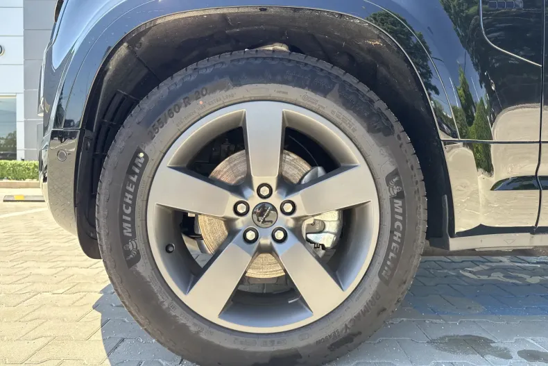 Land Rover Defender din 2025 cu 1.800 km - oferta LAN235792 - foto 12