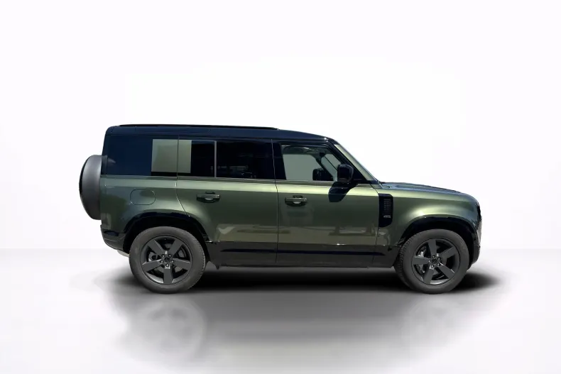 Land Rover Defender din 2025 cu 4.500 km - oferta LAN235793 - foto 6