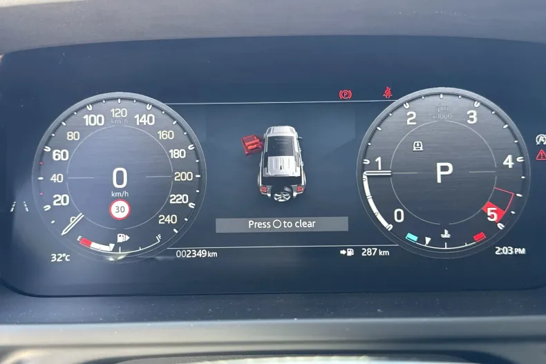 Land Rover Defender din 2025 cu 4.500 km - oferta LAN235793 - foto 10