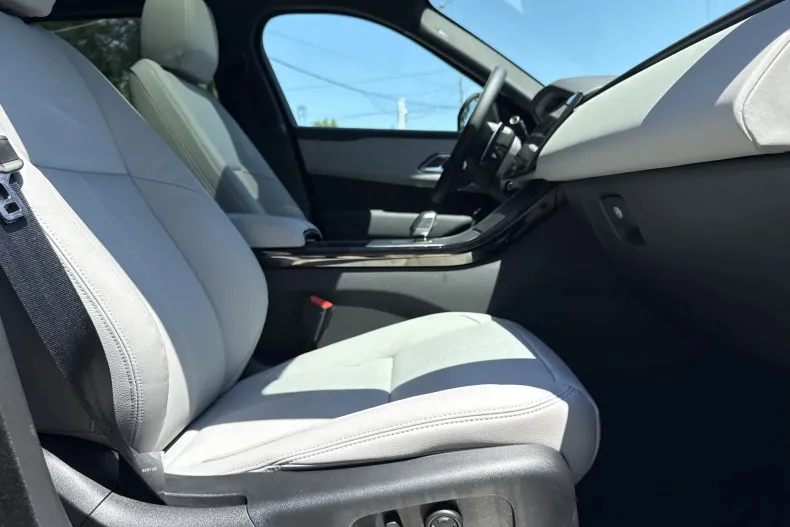 Land Rover Range Rover Velar din 2025 cu 1.858 km - oferta LAN235796 - foto 11