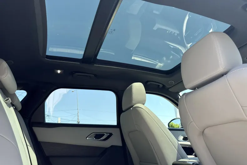 Land Rover Range Rover Velar din 2025 cu 1.858 km - oferta LAN235796 - foto 21