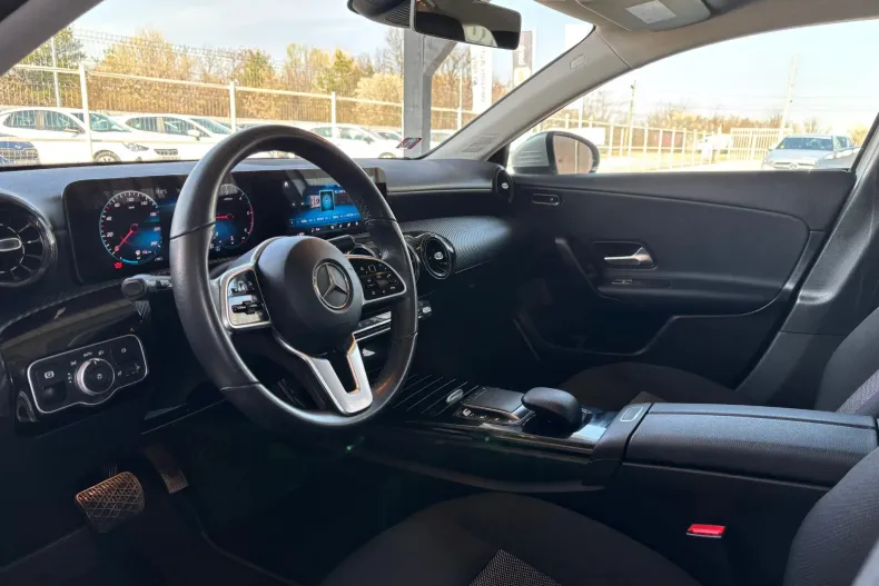 Mercedes-Benz A 180 (Clasa A) din 2020 cu 124.000 km - oferta MER235798 - foto 13