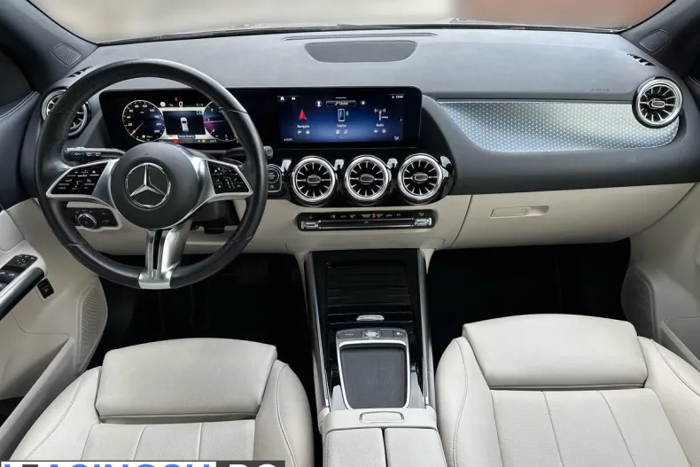 Mercedes-Benz GLA 200 (Clasa GLA) din 2023 cu 46.886 km - oferta MER235816 - foto 12