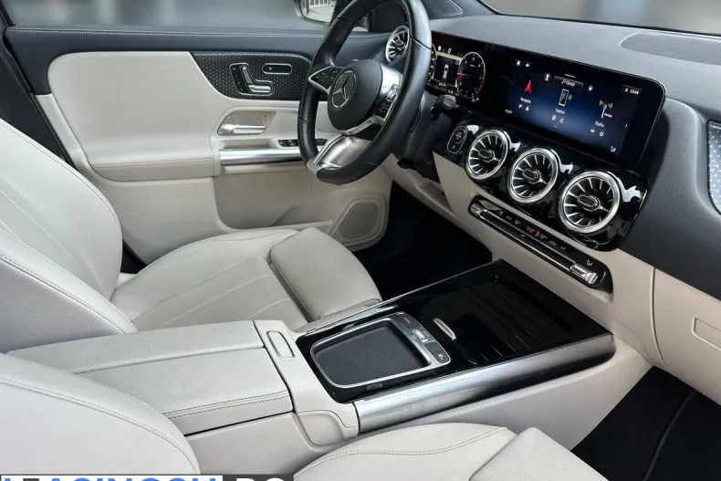 Mercedes-Benz GLA 200 (Clasa GLA) din 2023 cu 46.886 km - oferta MER235816 - foto 13