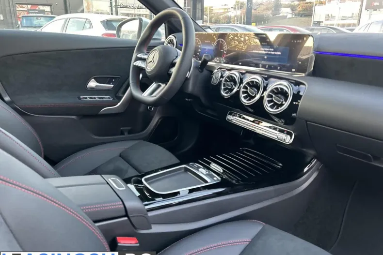 Mercedes-Benz A 250 (Clasa A) din 2024 cu 4.000 km - oferta MER235818 - foto 16