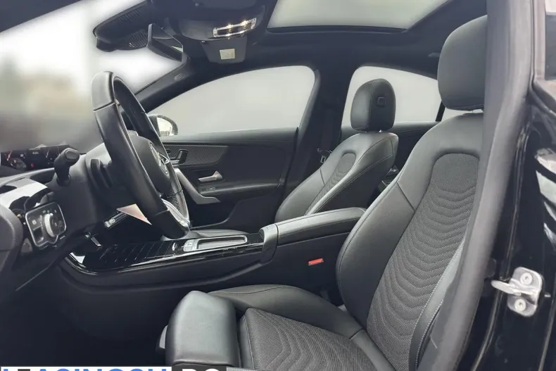 Mercedes-Benz CLA 250 (Clasa CLA) din 2023 cu 43.555 km - oferta MER235819 - foto 13