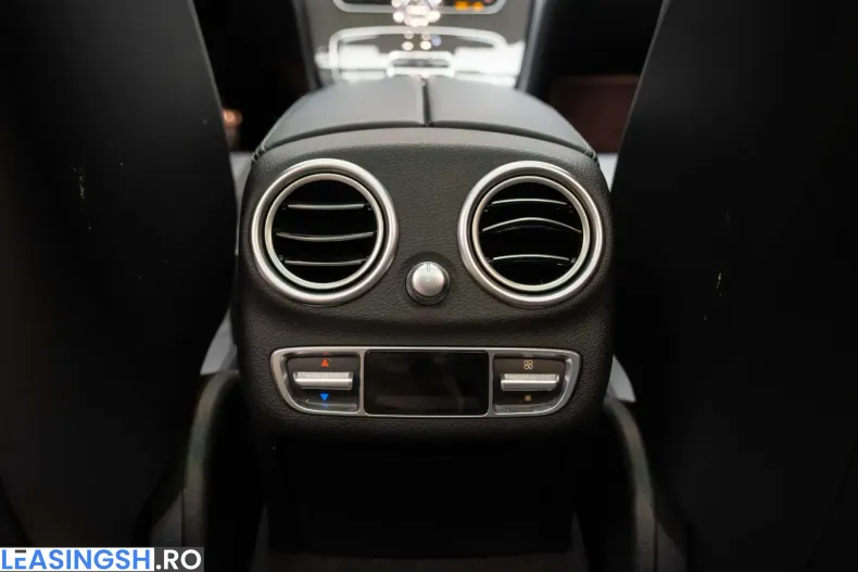 Mercedes-Benz C 63 AMG (Clasa C) din 2020 cu 70.000 km - oferta MER235834 - foto 35