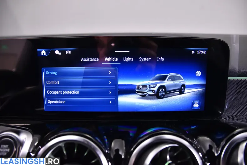 Mercedes-Benz GLB 220 (Clasa GLB) din 2025 cu 2.500 km - oferta MER235837 - foto 24
