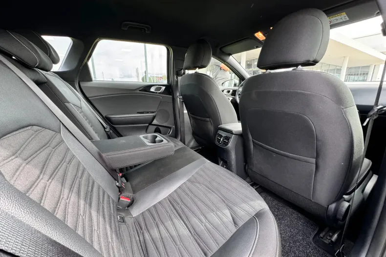 Kia Ceed din 2024 cu 23.739 km - oferta KIA235850 - foto 25