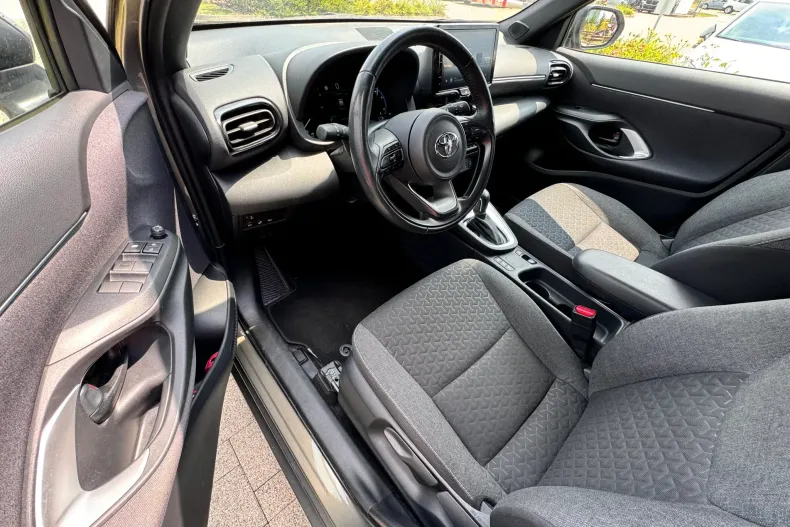 Toyota Yaris Cross din 2022 cu 89.573 km - oferta TOY235851 - foto 23