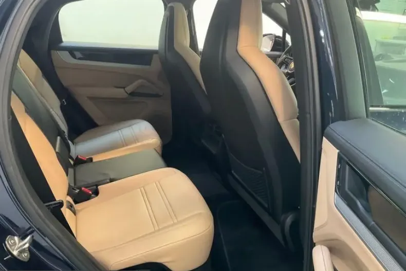 Porsche Cayenne din 2024 cu 31.590 km - oferta POR235876 - foto 9