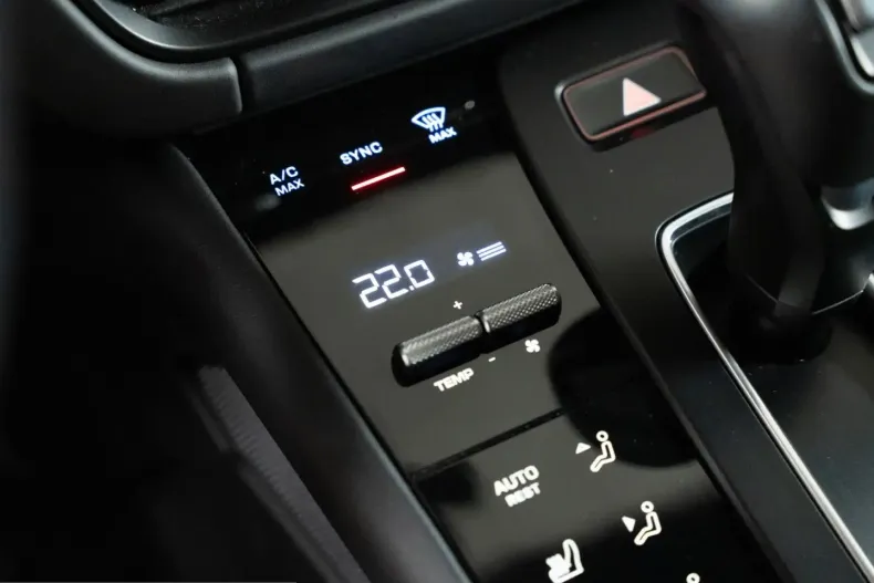 Porsche Macan din 2024 cu 38.400 km - oferta POR235878 - foto 39