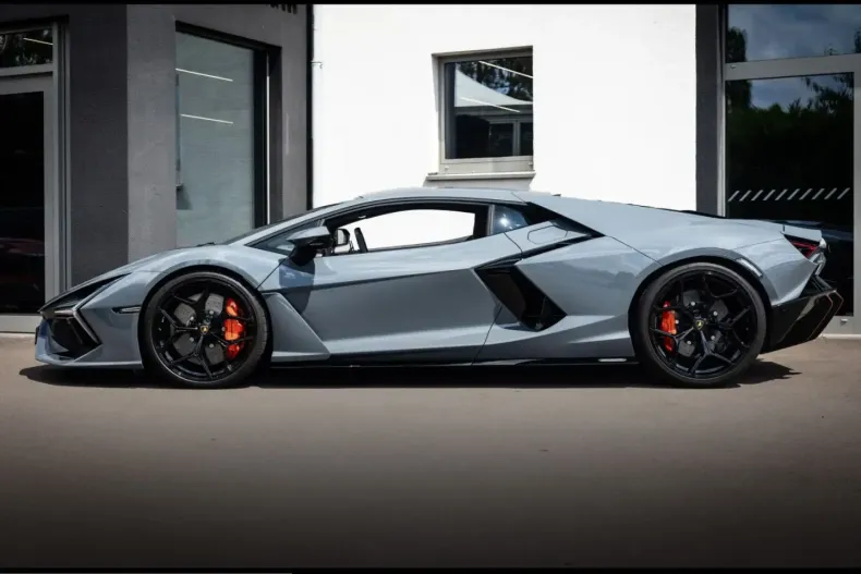 Lamborghini Revuelto din 2025 cu 5.397 km - oferta LAM235882 - foto 2