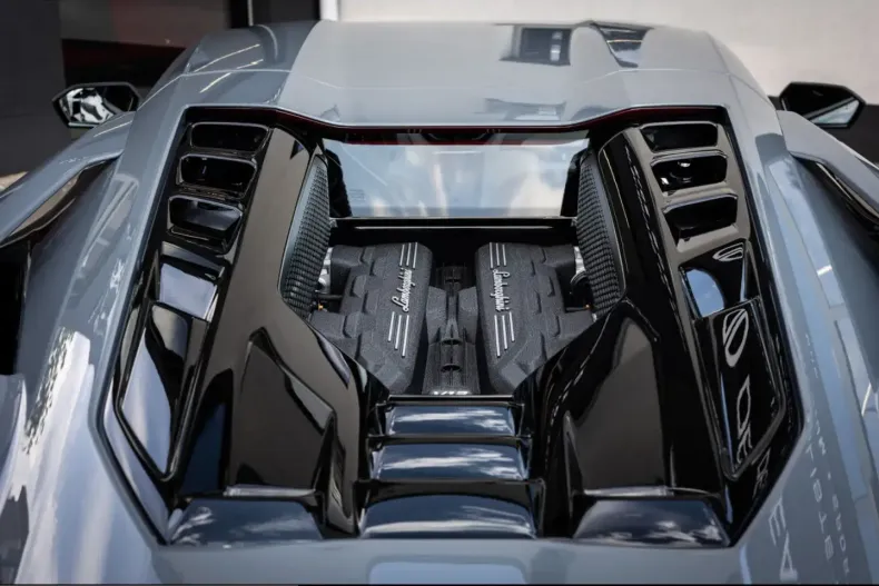 Lamborghini Revuelto din 2025 cu 5.397 km - oferta LAM235882 - foto 26