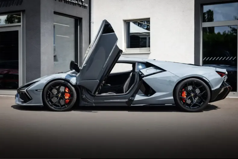 Lamborghini Revuelto din 2025 cu 5.397 km - oferta LAM235882 - foto 27