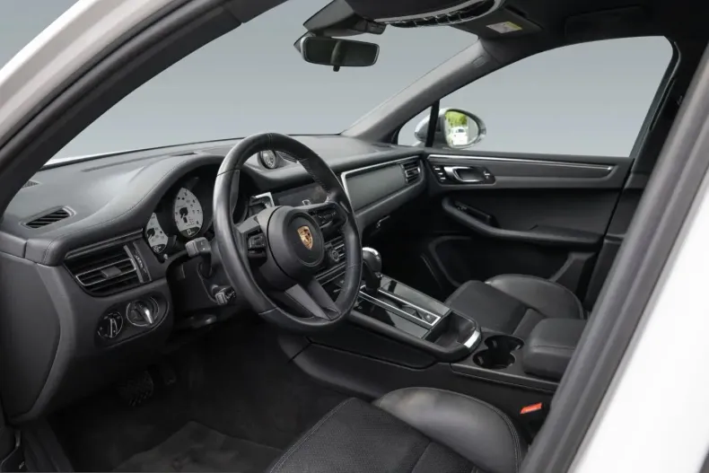 Porsche Macan din 2022 cu 45.300 km - oferta POR235894 - foto 4