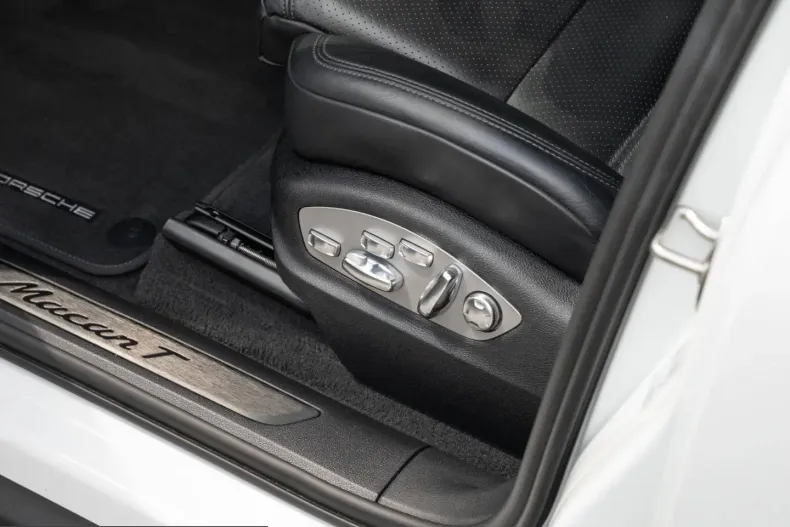 Porsche Macan din 2022 cu 45.300 km - oferta POR235894 - foto 18