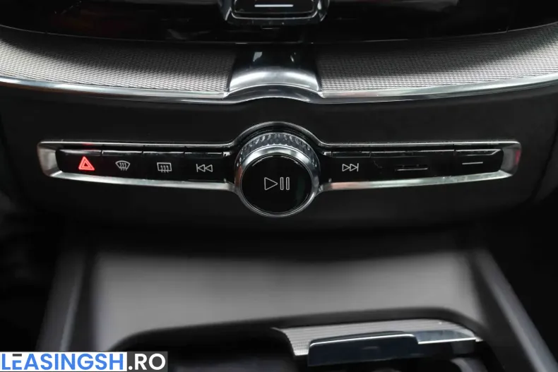 Volvo XC60 din 2021 cu 129.960 km - oferta VOL235896 - foto 38