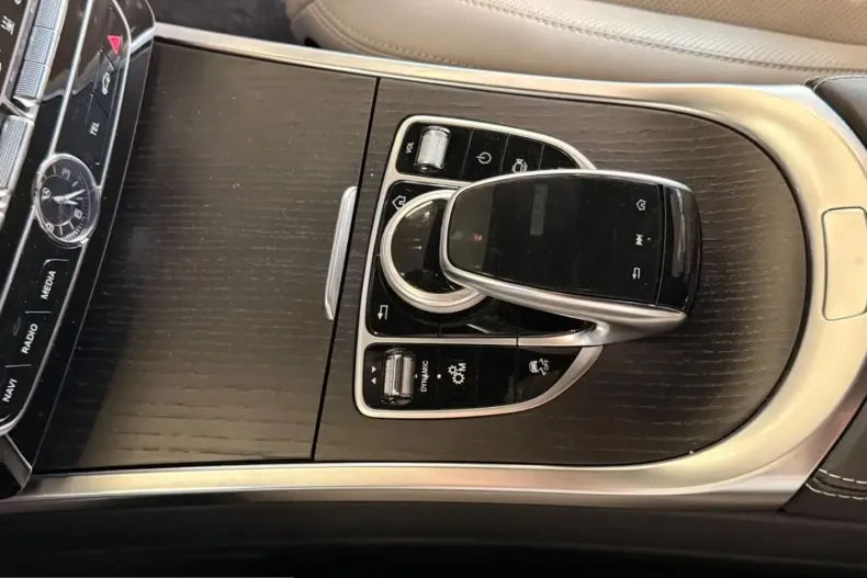 Mercedes-Benz G 400 (Clasa G) din 2024 cu 49.804 km - oferta MER235913 - foto 25
