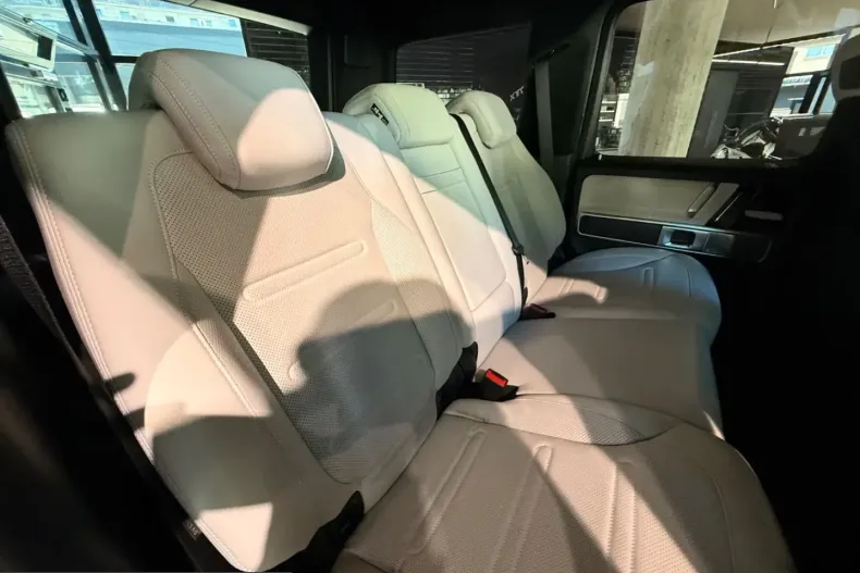 Mercedes-Benz G 400 (Clasa G) din 2024 cu 49.804 km - oferta MER235913 - foto 30