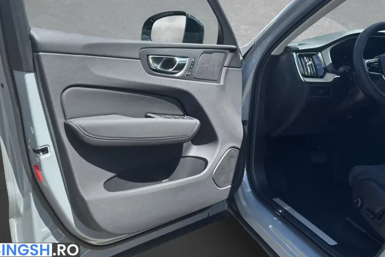 Volvo XC60 din 2026 cu 300 km - oferta VOL235925 - foto 13