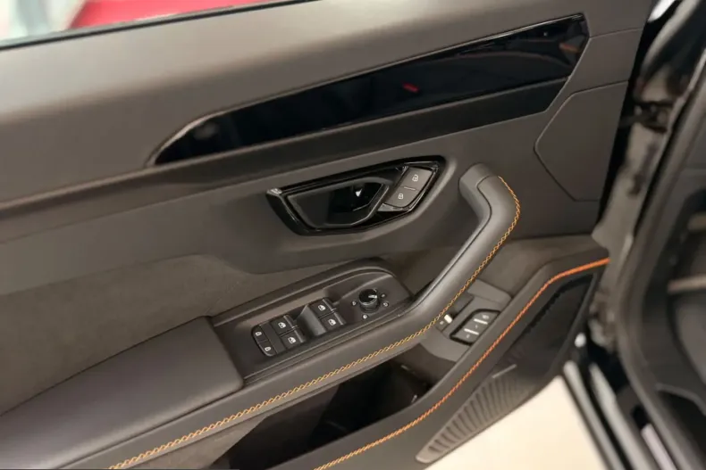 Lamborghini Urus din 2025 cu 11.200 km - oferta LAM235927 - foto 15