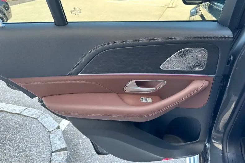 Mercedes-Benz GLE 53 AMG (Clasa GLE) din 2025 cu 12.100 km - oferta MER235934 - foto 18