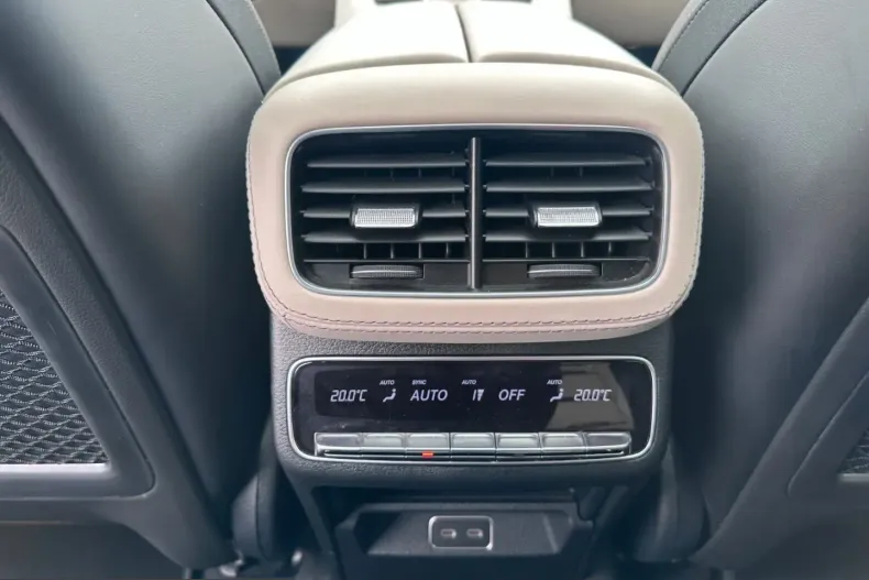 Mercedes-Benz GLE 53 AMG (Clasa GLE) din 2025 cu 18.000 km - oferta MER235937 - foto 16