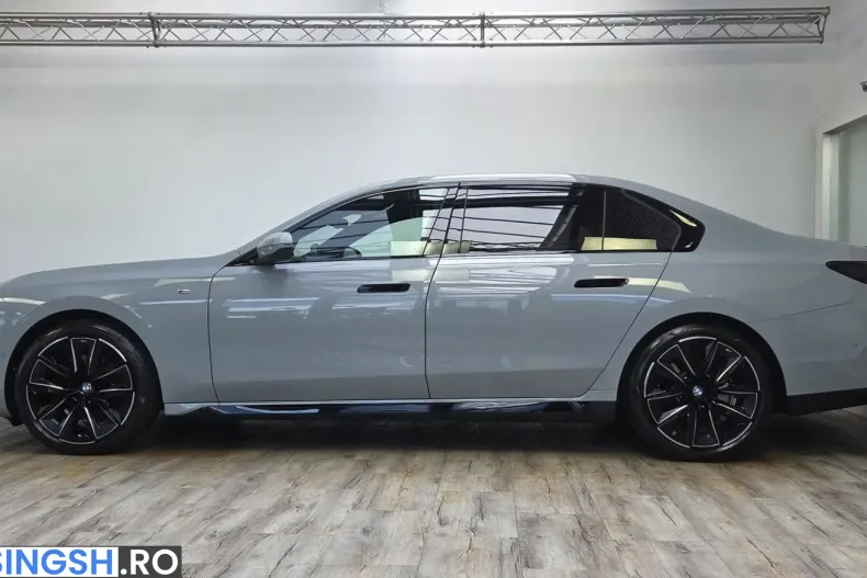 BMW 740 (Seria 7) din 2025 cu 5.950 km - oferta BMW235947 - foto 3