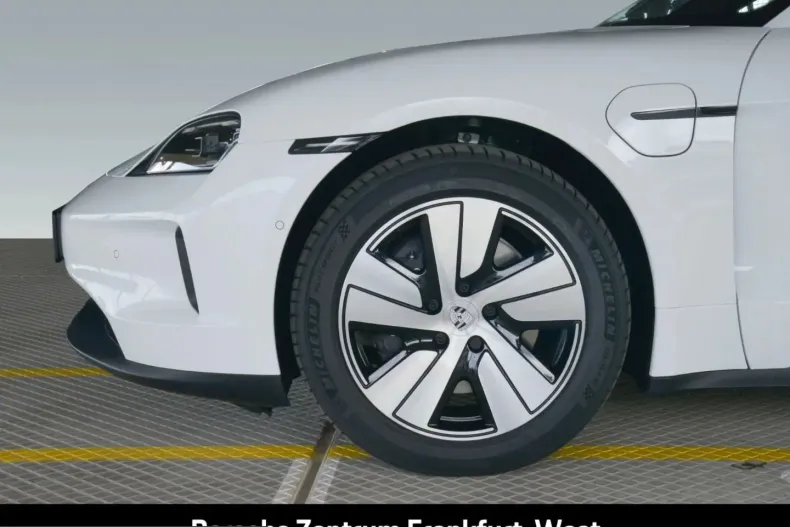 Porsche Taycan din 2025 cu 21.650 km - oferta POR235952 - foto 8