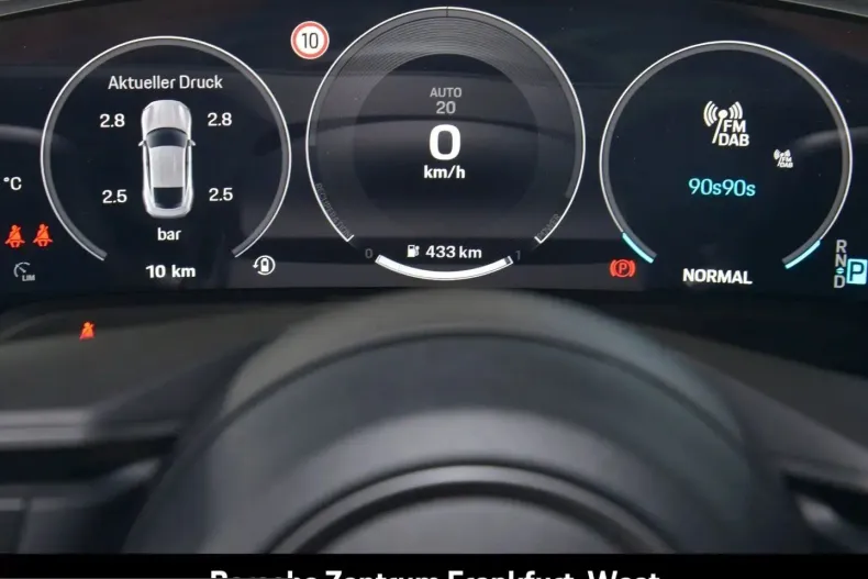 Porsche Taycan din 2025 cu 21.650 km - oferta POR235952 - foto 16