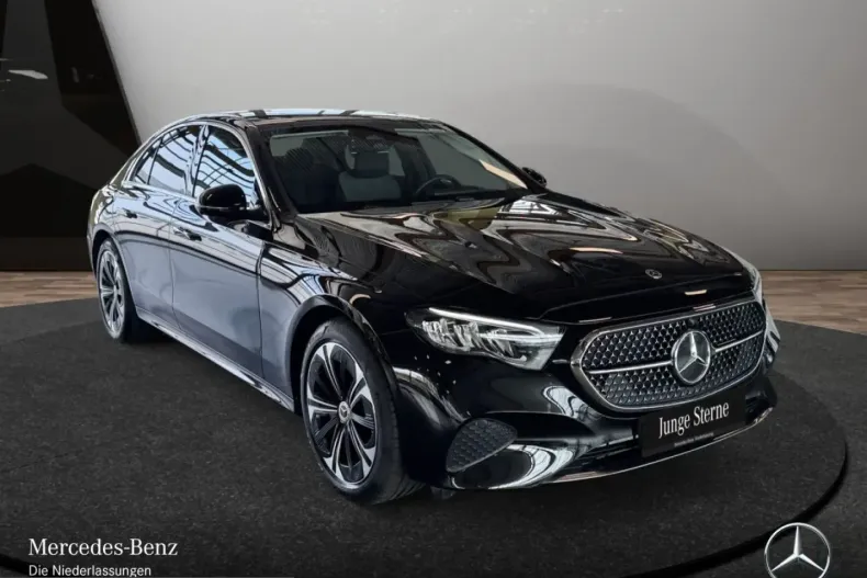 Mercedes-Benz E 300 (Clasa E) din 2025 cu 6.368 km - oferta MER236006 - foto 3
