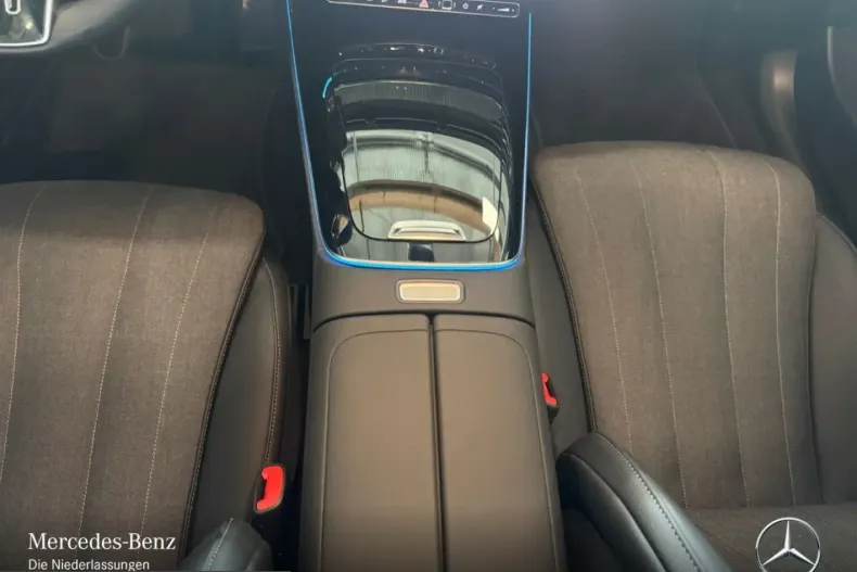 Mercedes-Benz E 300 (Clasa E) din 2025 cu 6.368 km - oferta MER236006 - foto 12