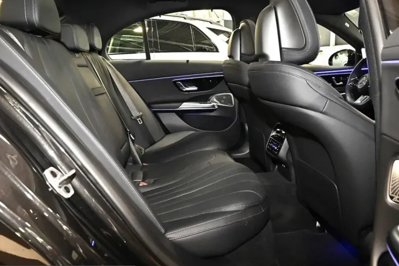 Mercedes-Benz E 450 (Clasa E) din 2025 cu 4.987 km - oferta MER236009 - foto 4