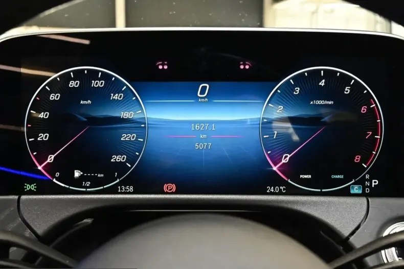 Mercedes-Benz E 450 (Clasa E) din 2025 cu 4.987 km - oferta MER236009 - foto 13